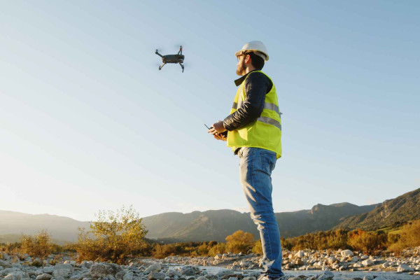 Inspección industrial con drones · Topógrafos para Servicios Topográficos y Geomáticos Tavernes de la Valldigna